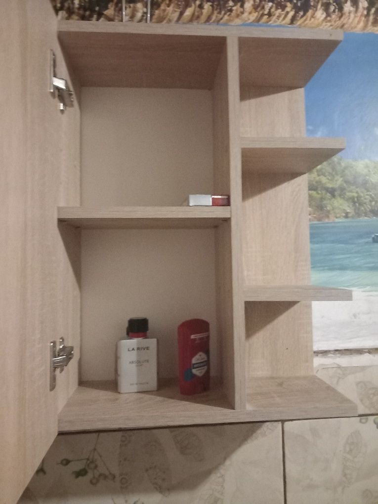 Szafka łazienkowa z lustrem