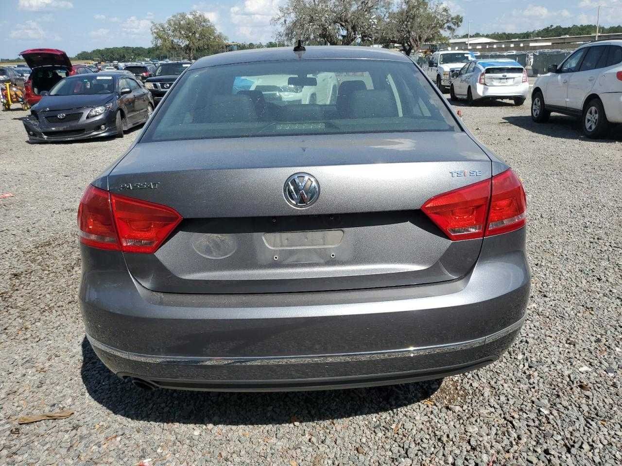 2015 Volkswagen Passat SE