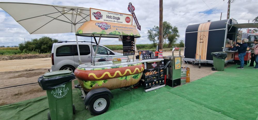 Food truck hot dog
