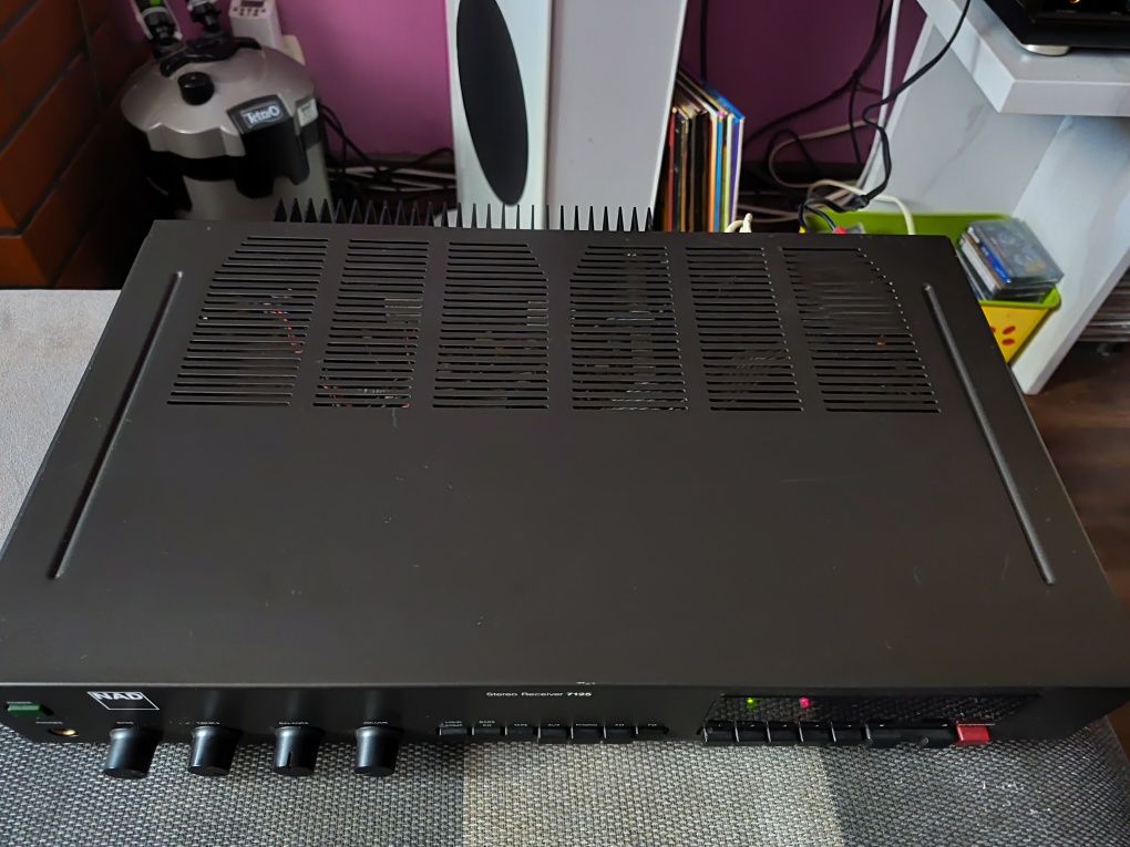 NAD 7125 Amplituner