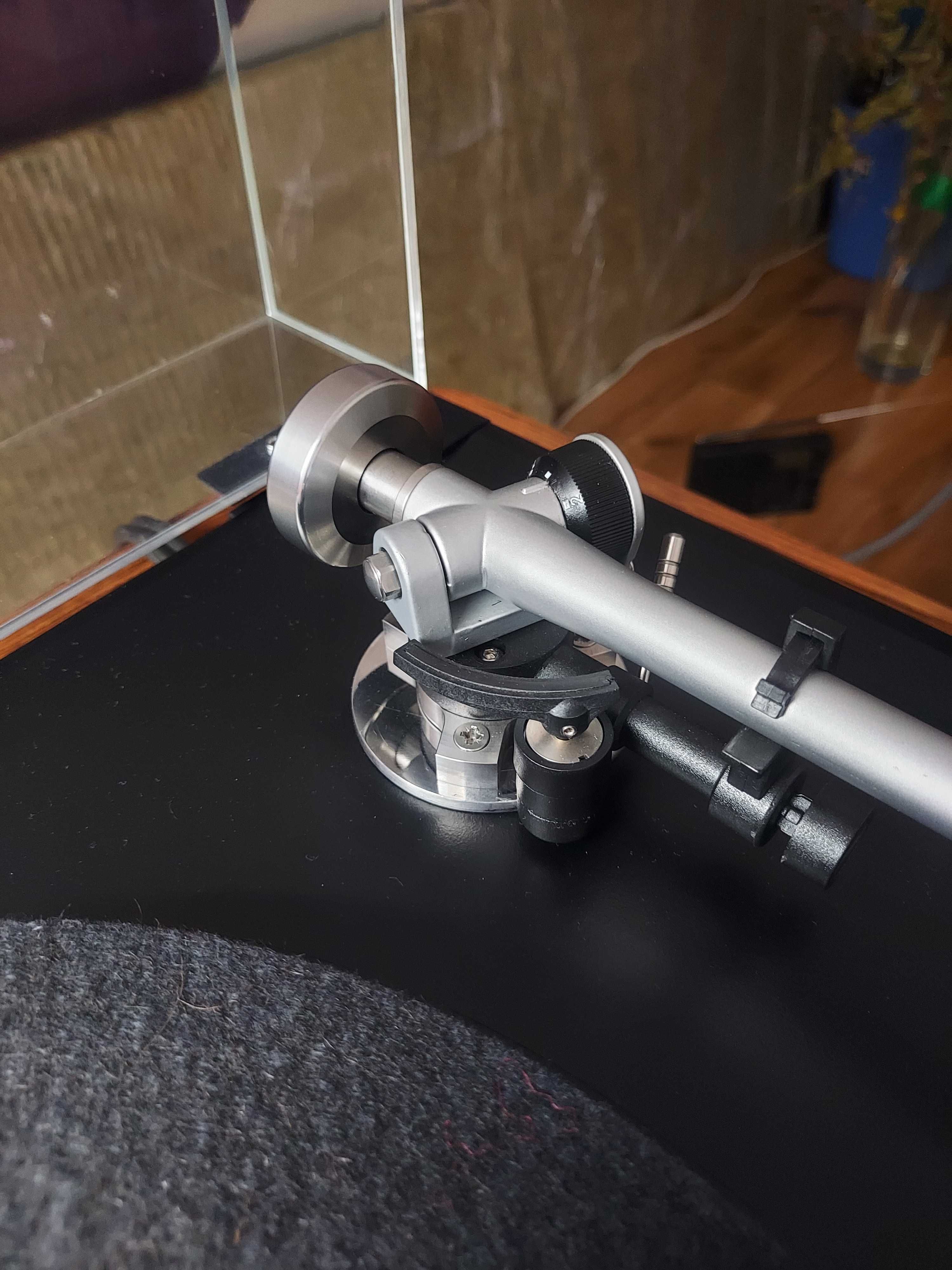 Gramofon Rega P5