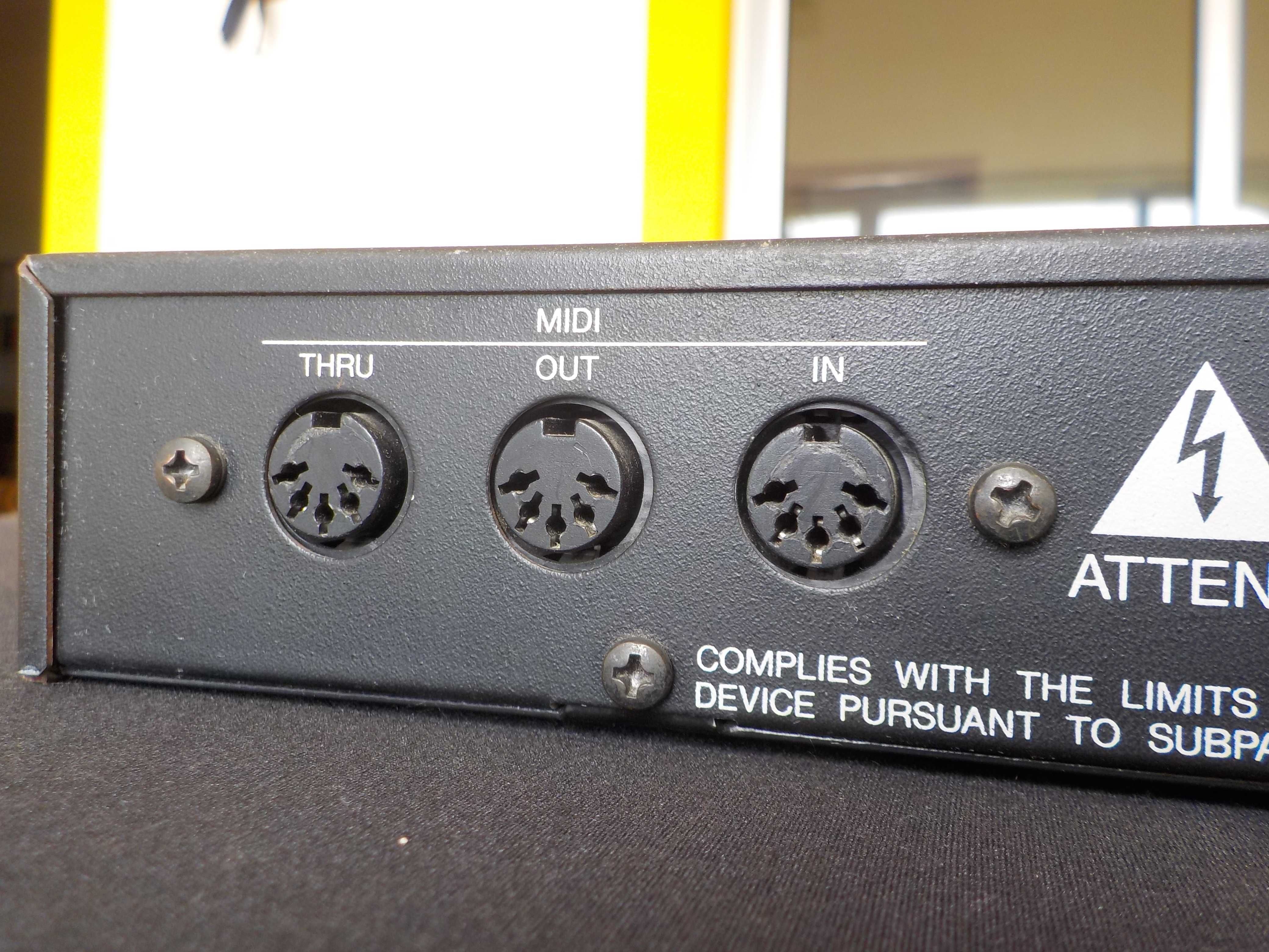 Yamaha TG 55 Tone Generator FM Synth Workstation