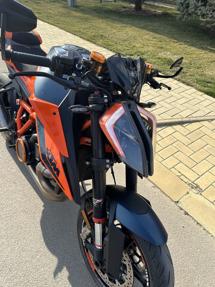 Ktm 1290 super duke r 2021