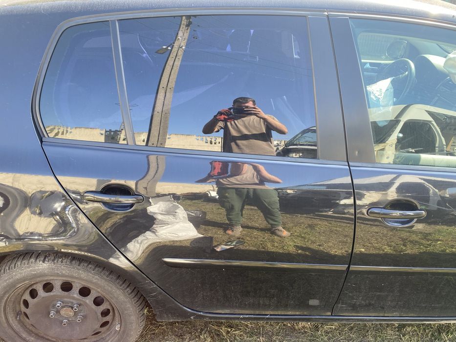 Volkswagen VW GOLF V LC9Z Czesci Caly Na Czesci Klapa Drzwi