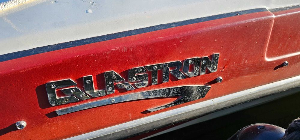 Glastron GT 160 motorówka z przyczepą