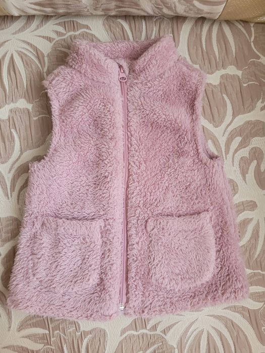 Жилет на дівчинку