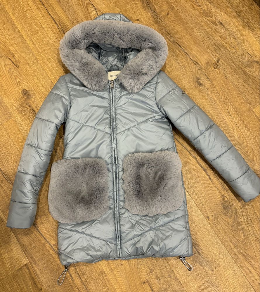 Зимове пальто на дівчинку 10-11 років