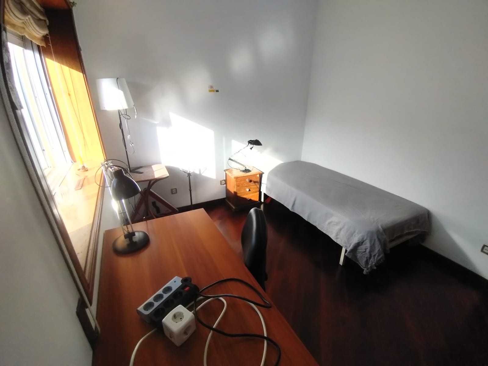 Quarto Individual - Entrada Imediata – Apartamento T3 centro de Aveiro
