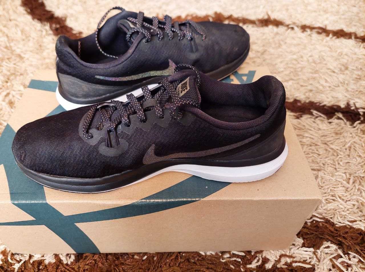 Женские кроссовки Nike 921707-001