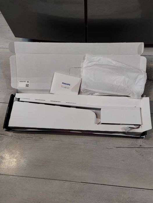 Kinkiet Lampa ścienna  Philips Hue biały zintegrowane źródło LED 12,2W