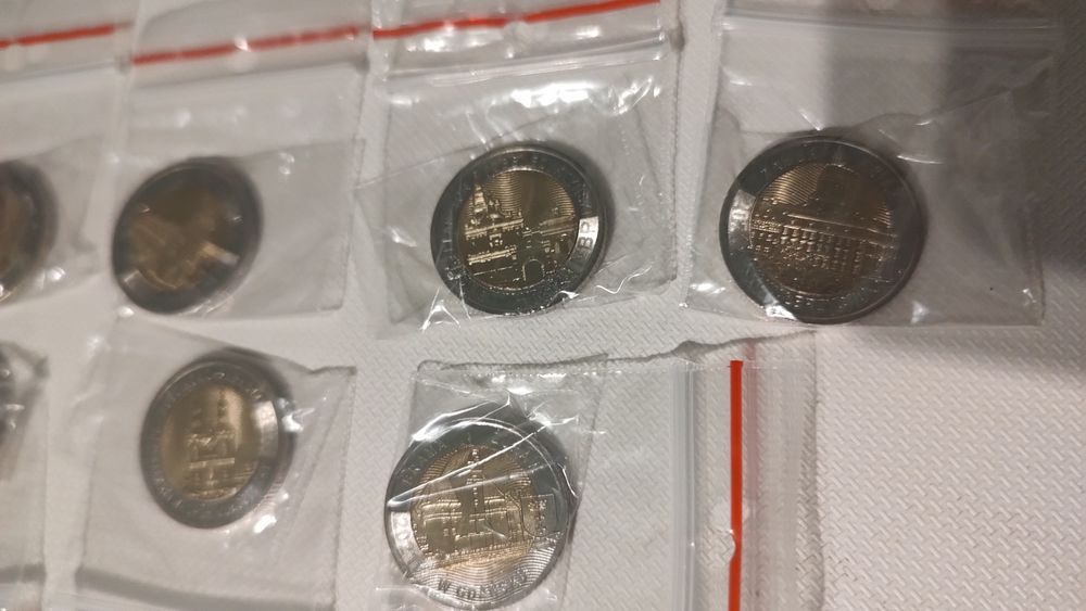 9 monet 5 zł okazjonalne . Zamienię za 5 zł destrukt