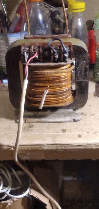 МОЩНОЕ ПУСКОЗАРЯДНОЕ: пуск 200А/заряд 10А, вес 25кг