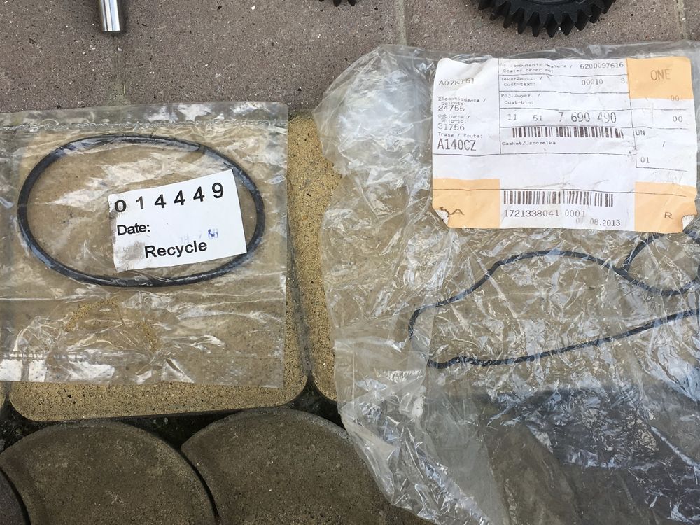 Водяна помпа bmw f 650-700-800 gs 11517724452