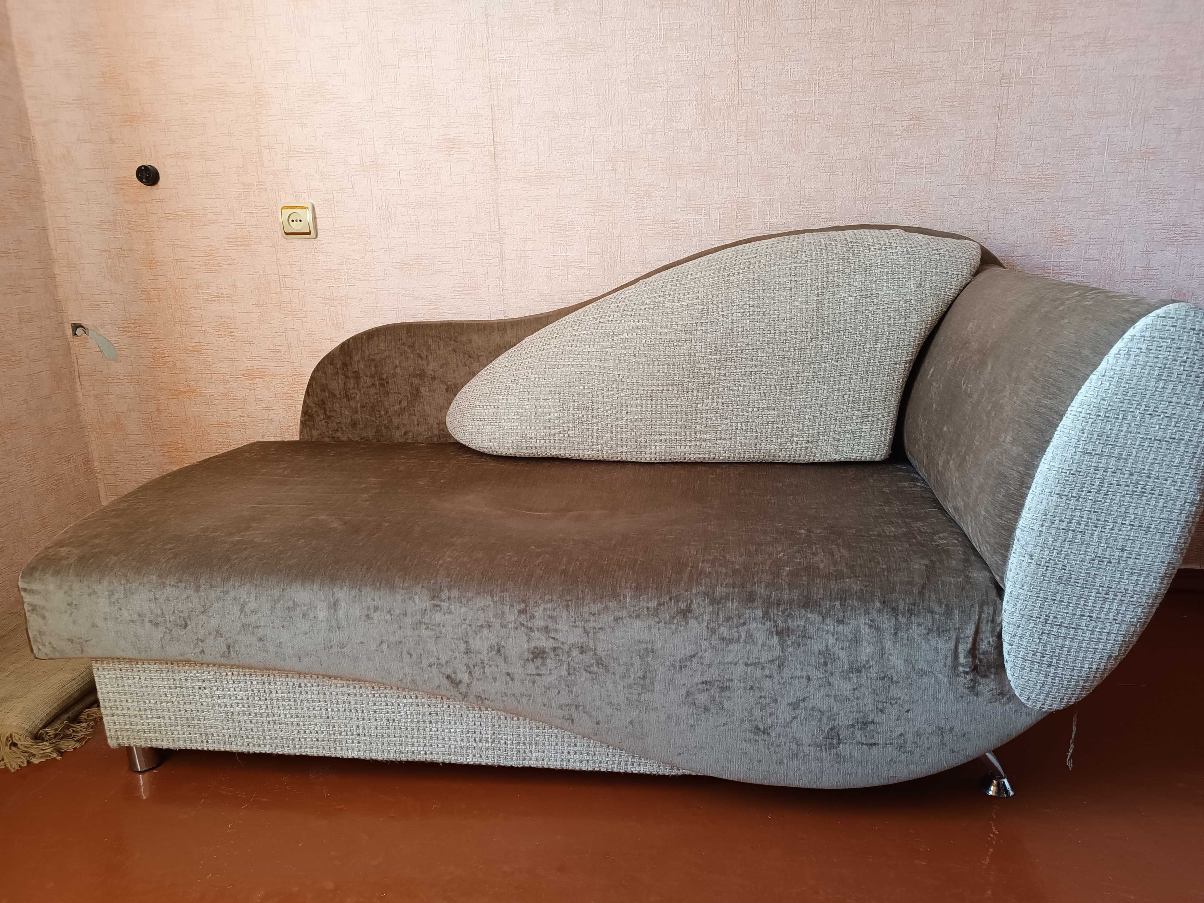 Продам диван односпальний