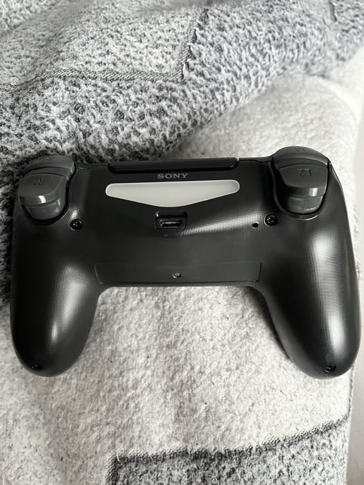 Продам джойстик ps4