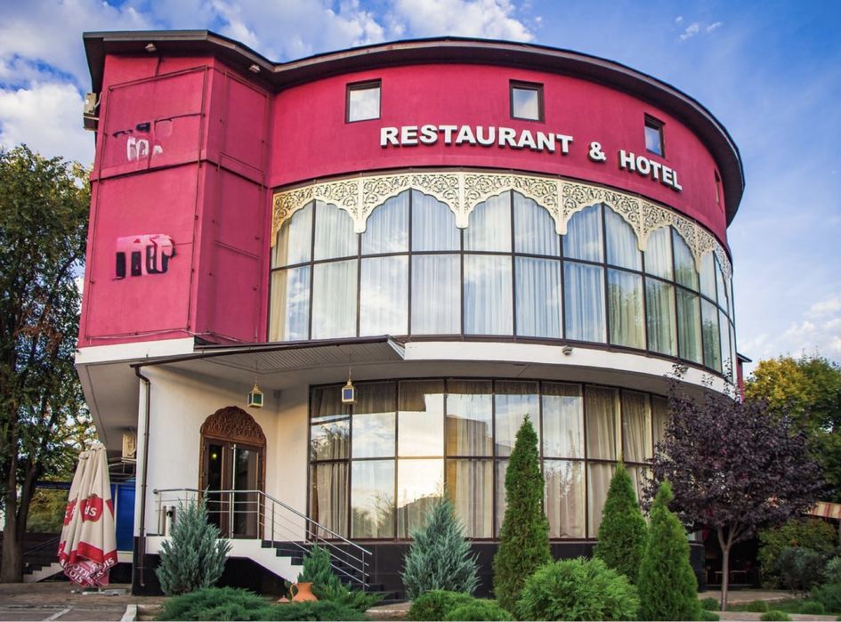 Комерційна окрема будівля 1400 кв м.17 сот. Фасад.Червона лінія.