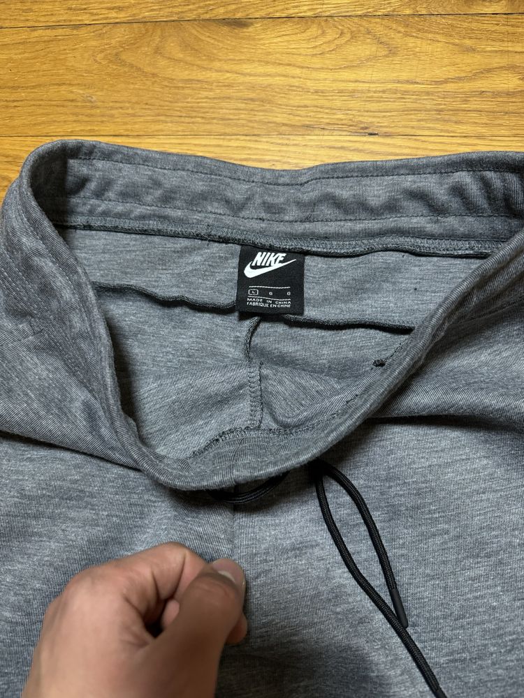 Nike tech fleece штани