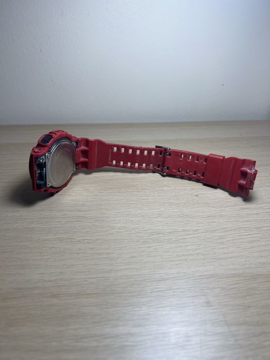 Zegarek Casio G-Shock GA-100 czerwony
