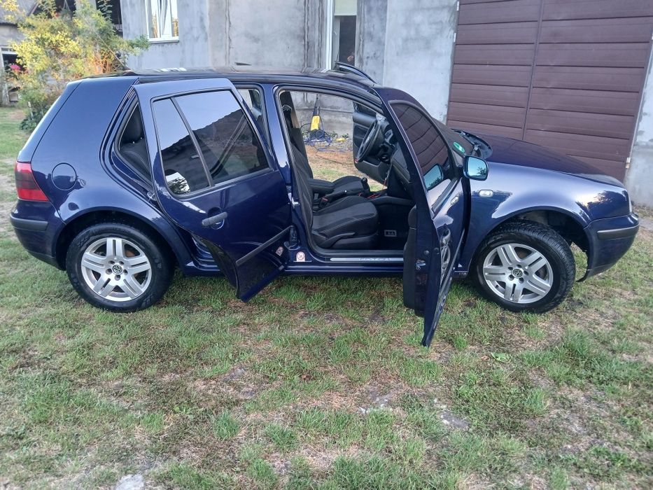 Гольф 4 2001року