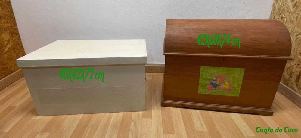 Arcas antigas, baus de arrumação