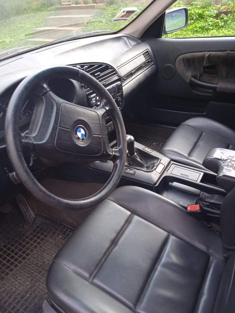 Продам BMW 325i e36