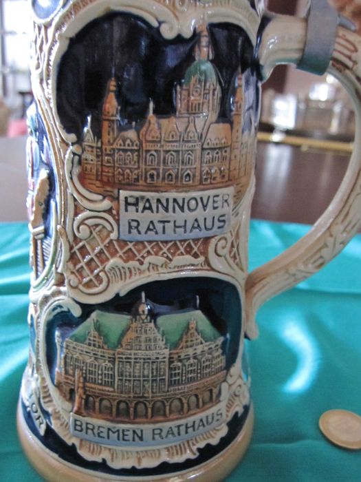 Caneca alemã, centenária em bom estado de conservação.