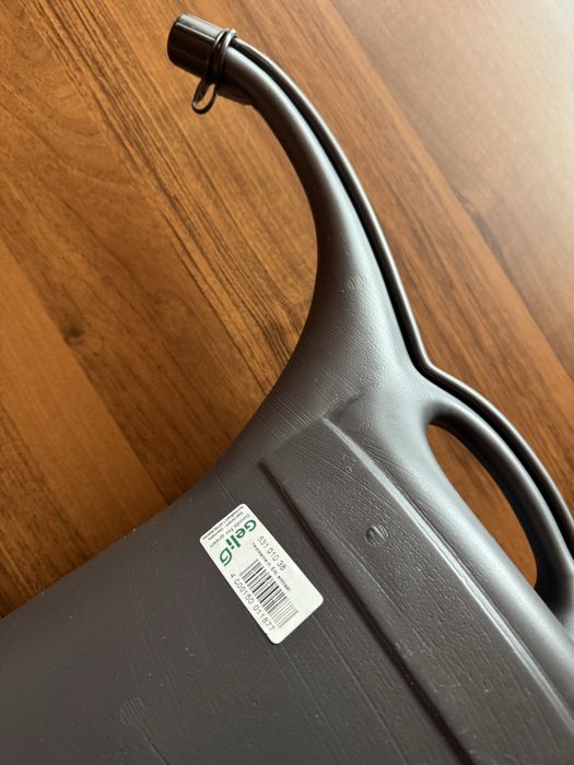 Konewka z zakrętką