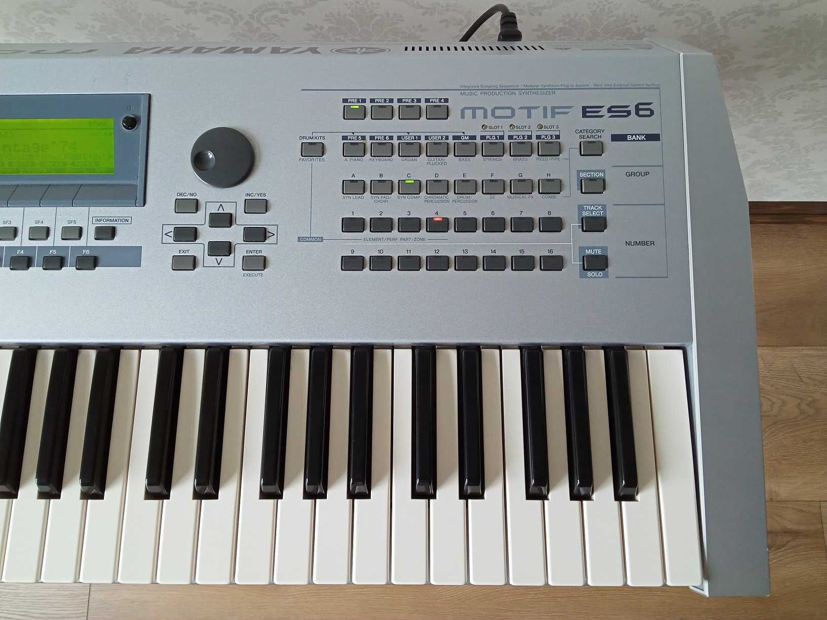 YAMAHA MOTIF ES - syntezator, sampler - świetny stan !