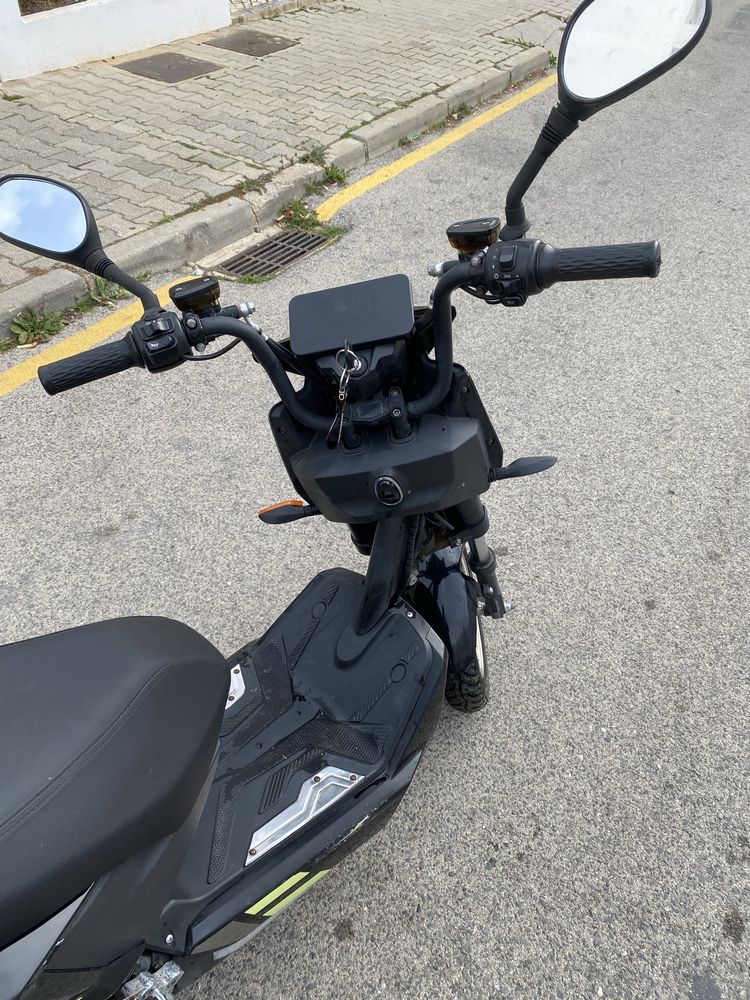 Mota eletrica (scooter) bom estado