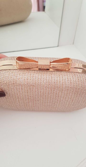 Złota torebka na łańcuszku sylwester wesele