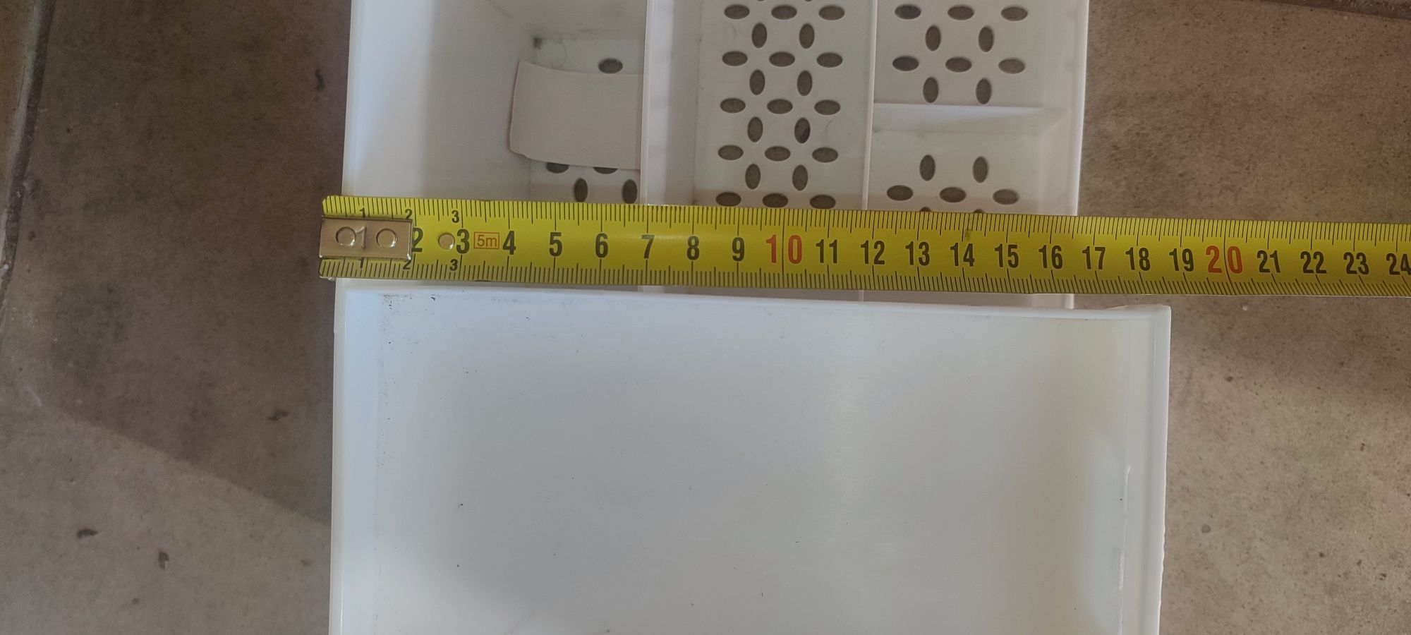Duży pojemnik z szufladkami Nowy