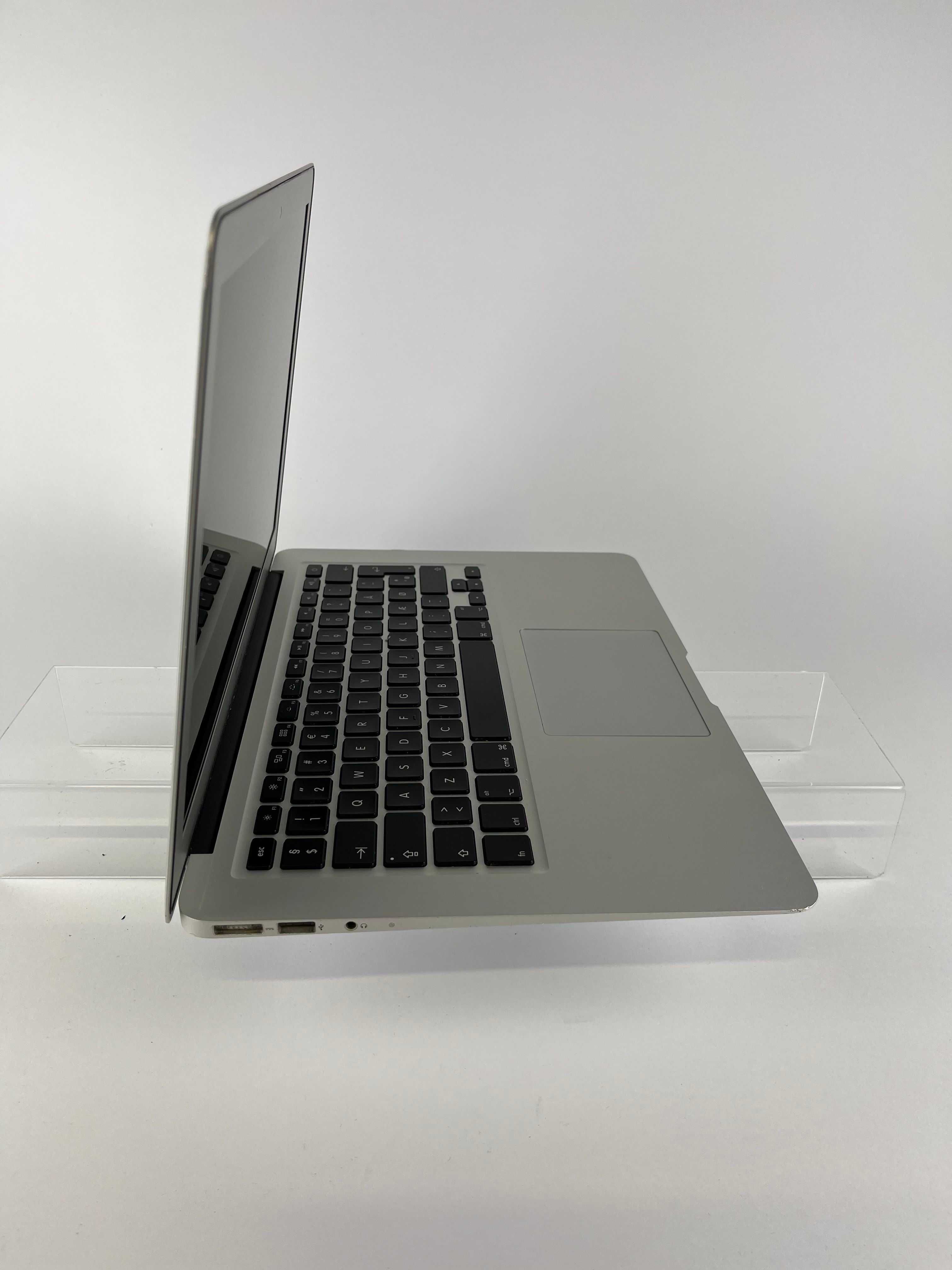 Macbook Air A1466 5,2 13,3" Intel Core i5 4 GB / 128 GB SSD