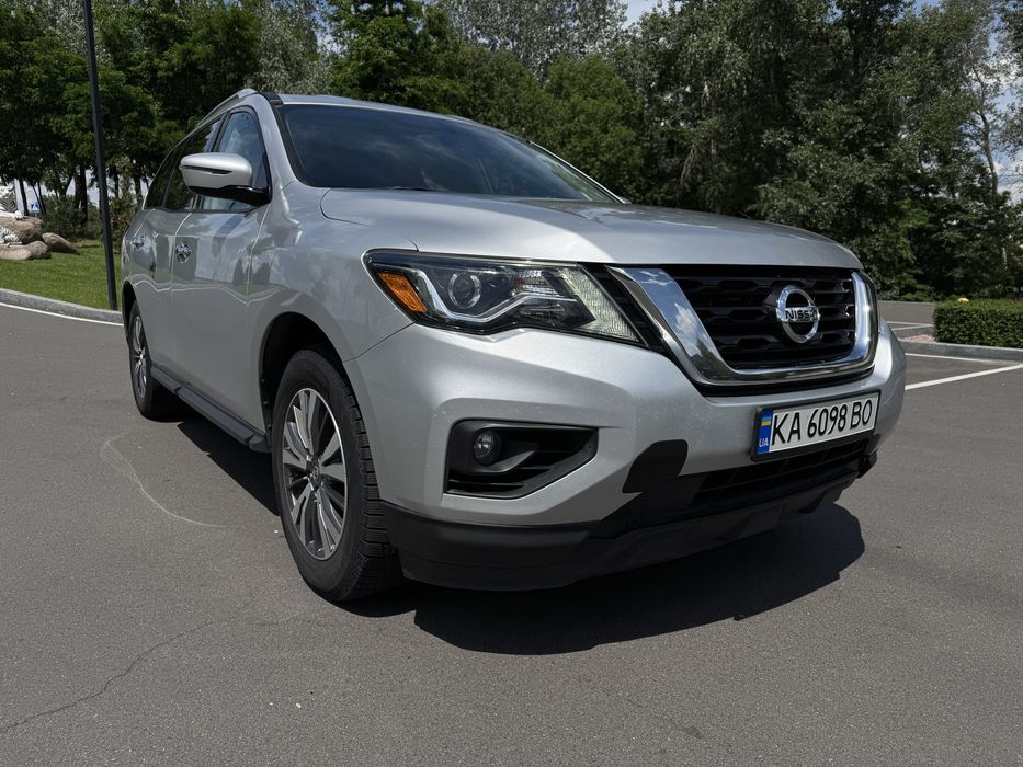 Nissan Pathfinder 2017 року на 4х4