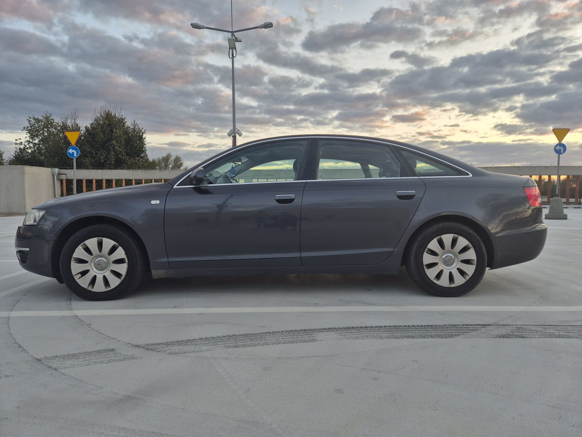 Audi a6 c6 limousine 2.0 tdi 2004r 335tys