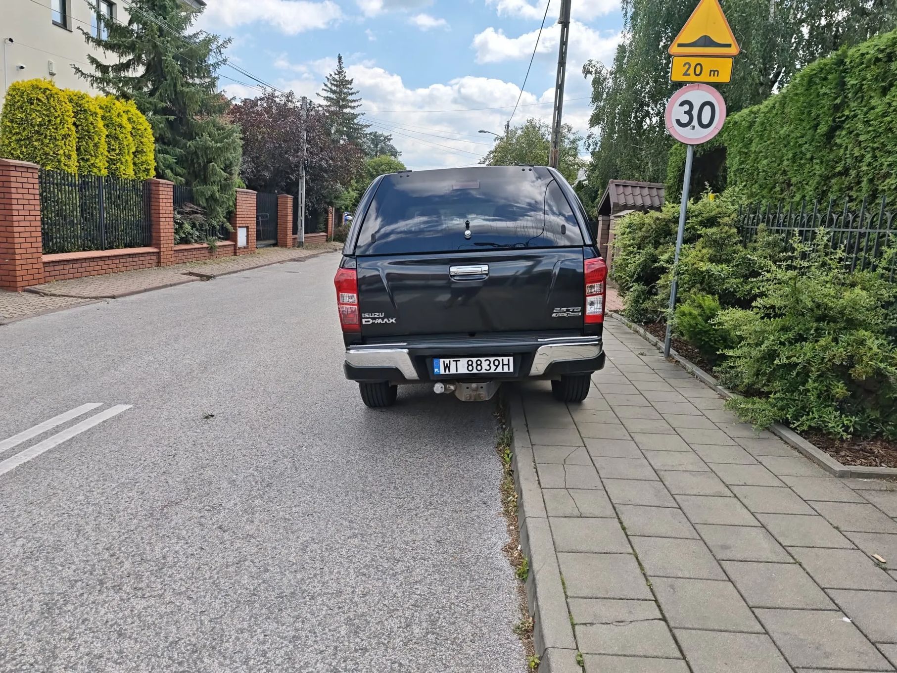 Isuzu D-Max Bezwypadkowy, Hak 3500 kg, Pneumatyka, 4x4