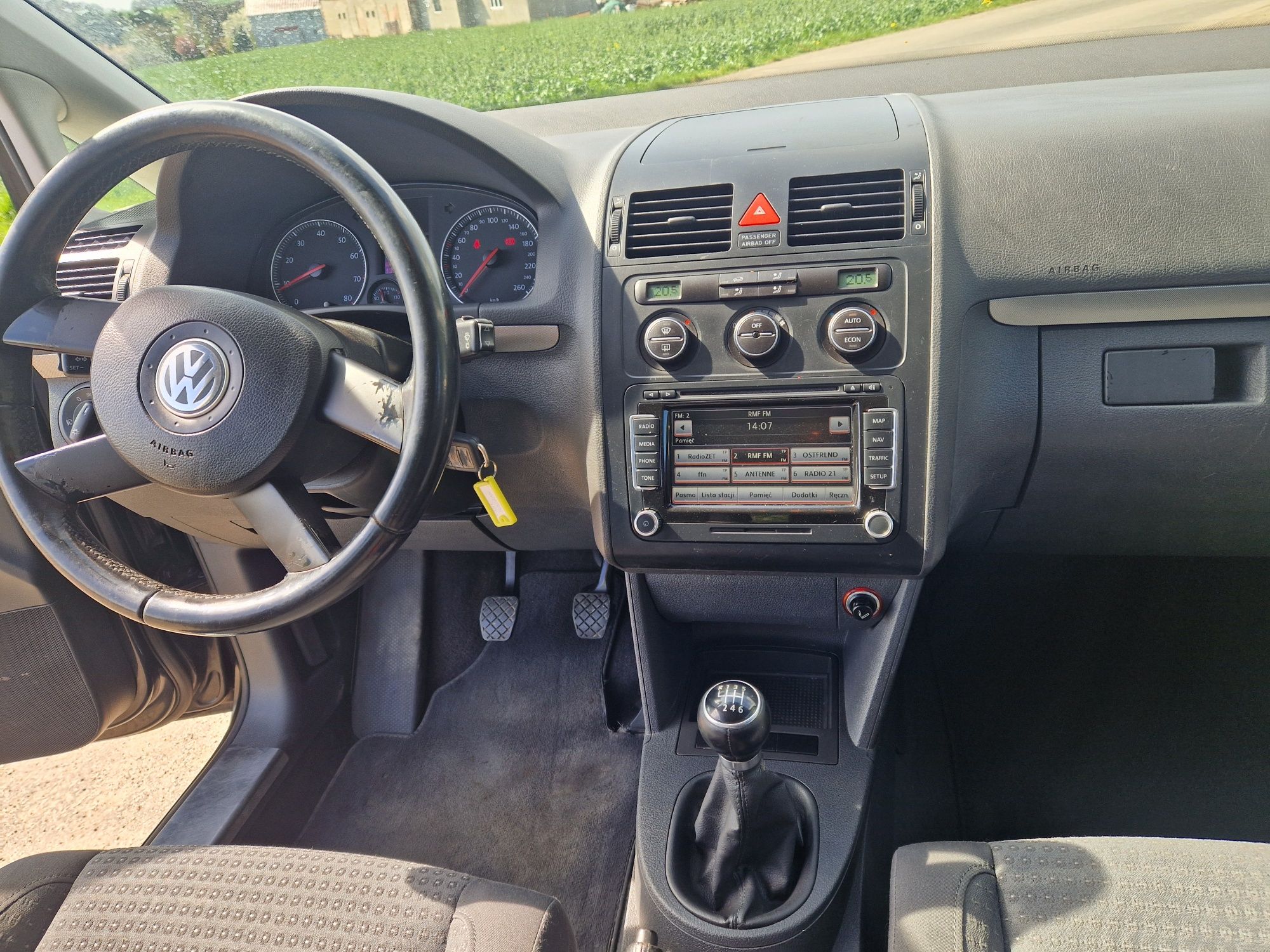 VW Touran lift 1,6 FSI 137 tyś.