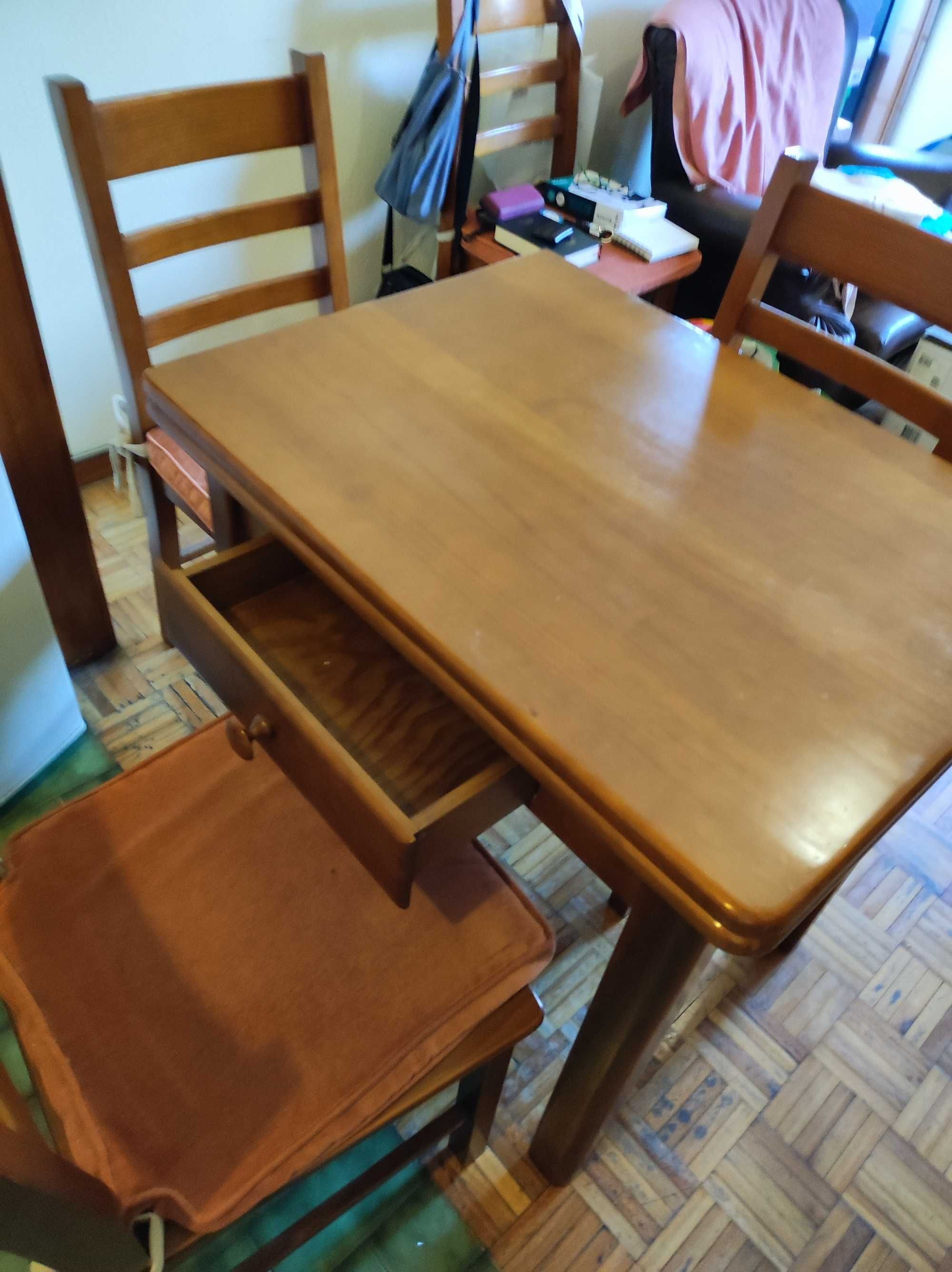 Mesa cozinha ou sala