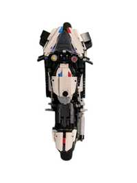 Uchwyt ścienny do Lego Technic BMW M1000 RR nr. 42130