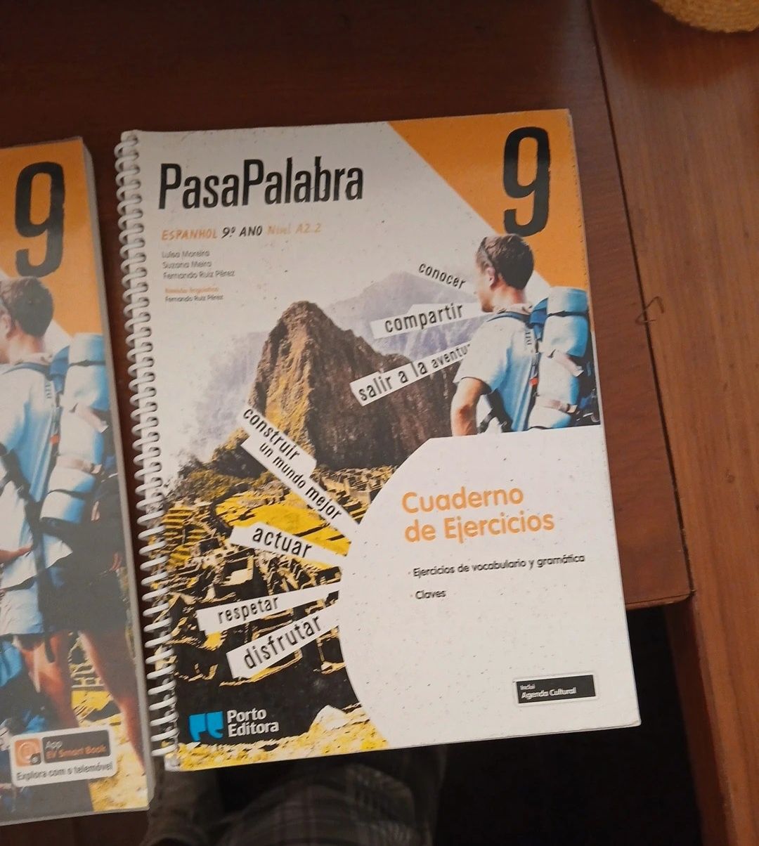 Manual e cadernos de fichas de espanhol  9°ano nível A2.2 "PassaPalabr