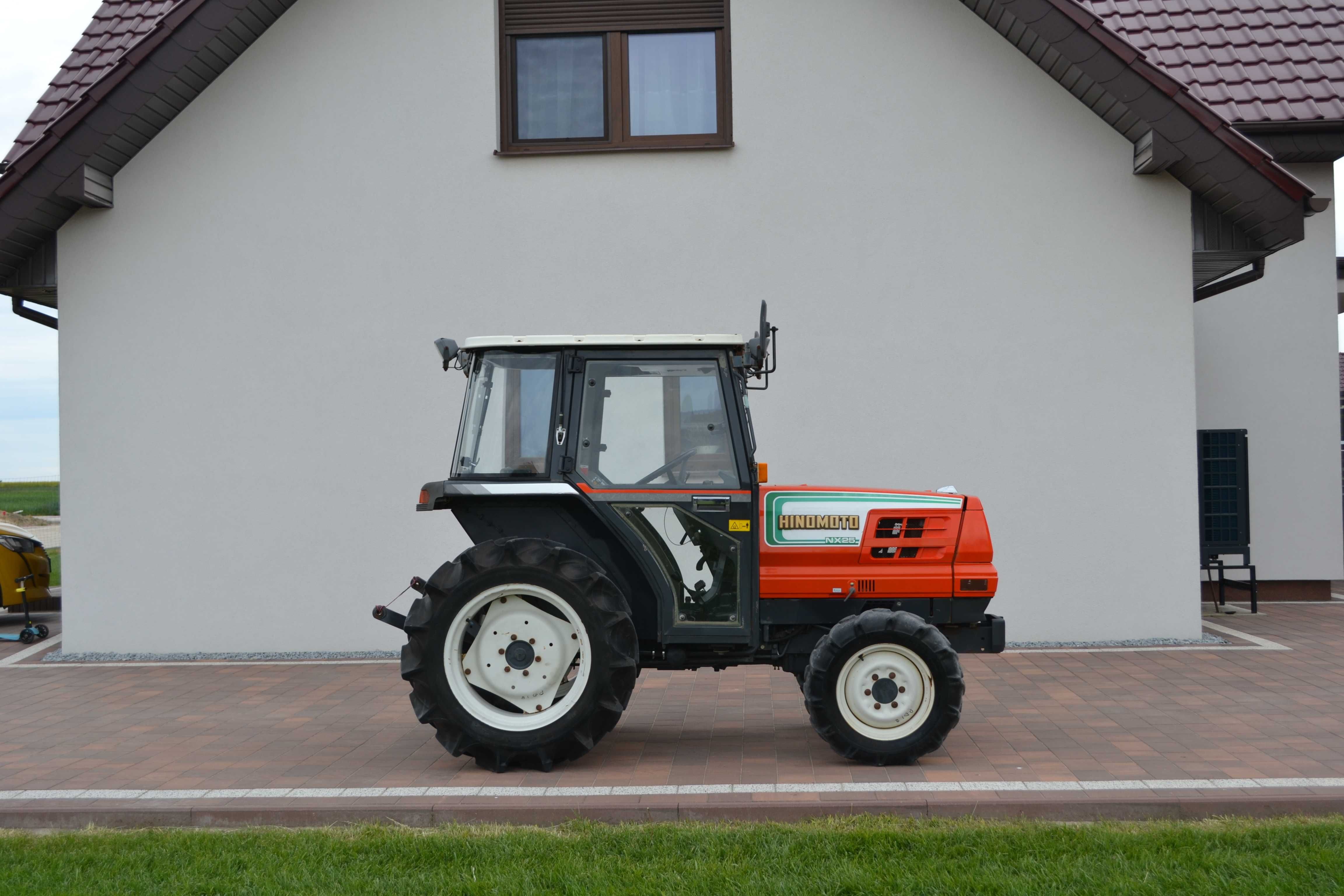 Traktorek japoński mini traktor Hinomoto Kubota Kabinowy japonski