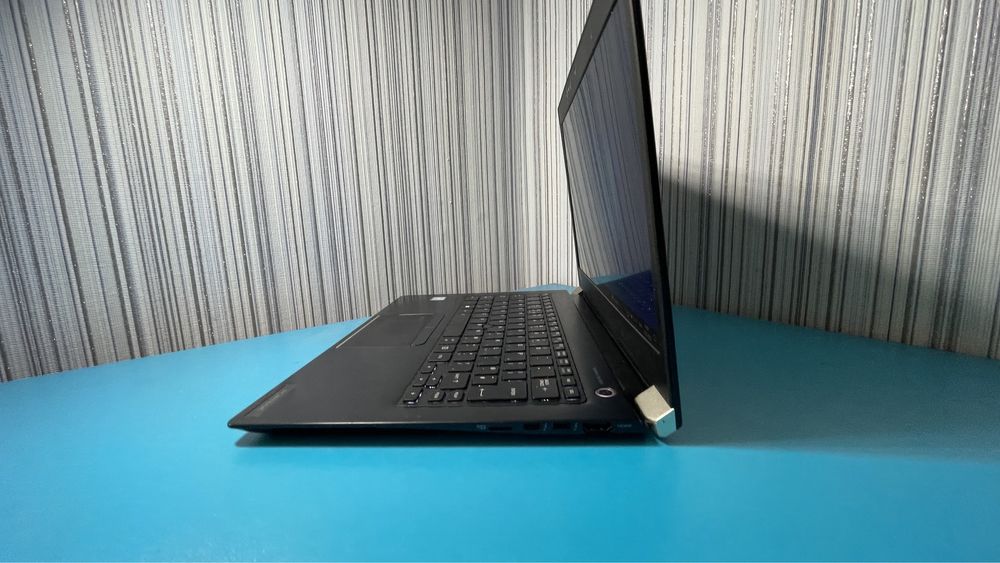 СРОЧНО!!! ПРОДАЖ/ОБМІНToshiba Dynabook X30 Core i5 8GB RAM 256GB SSD.