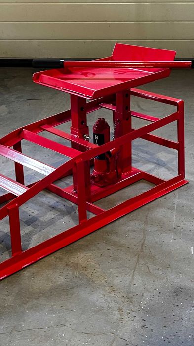 Rampa Z podnośnikiem Hydraulicznym Najazdy do Samochodu z Lewarkiem