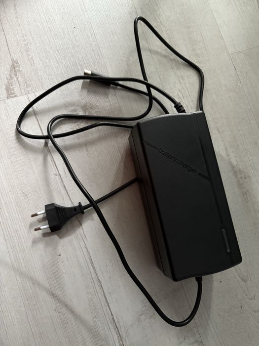 Ładowarka kukirin g2 max 5A 48v