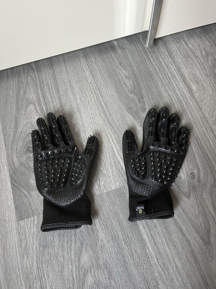 Рукавиці Handson для вичісування шерсті тварин