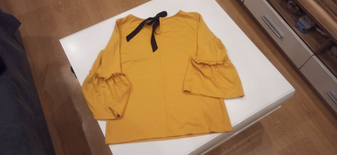 Piękna miodowo-musztardowa bluzeczka z Orsay M