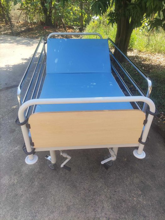 Cama hospitalar articulada