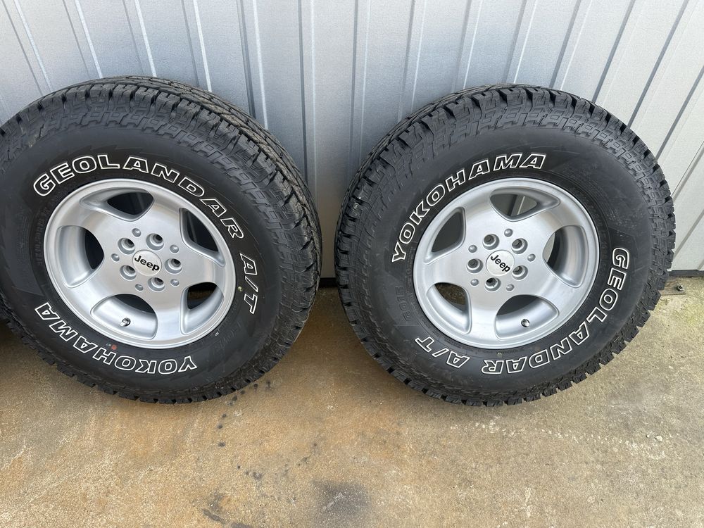 Alufelgi jeep XJ opony yokohama 31x10.50 R15 wielosezon komplet