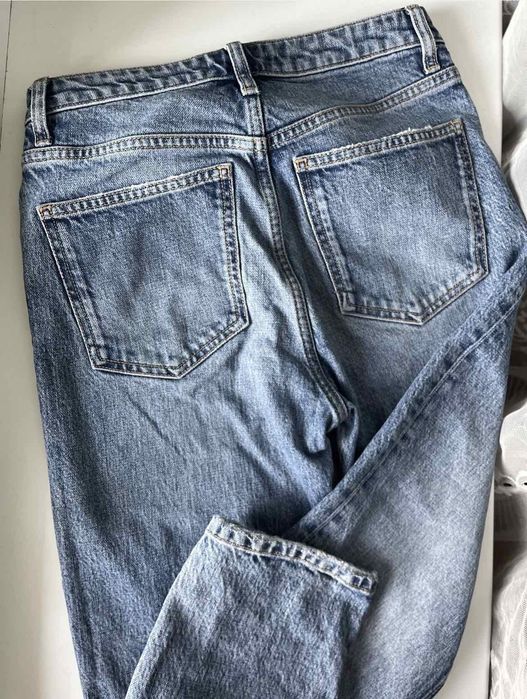 Жіночі прямі джинси Zara, розмір S-M