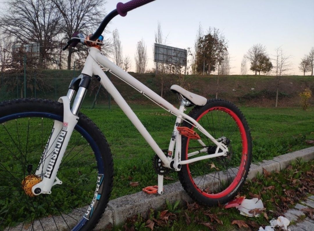 Bicicleta Dirt Jump