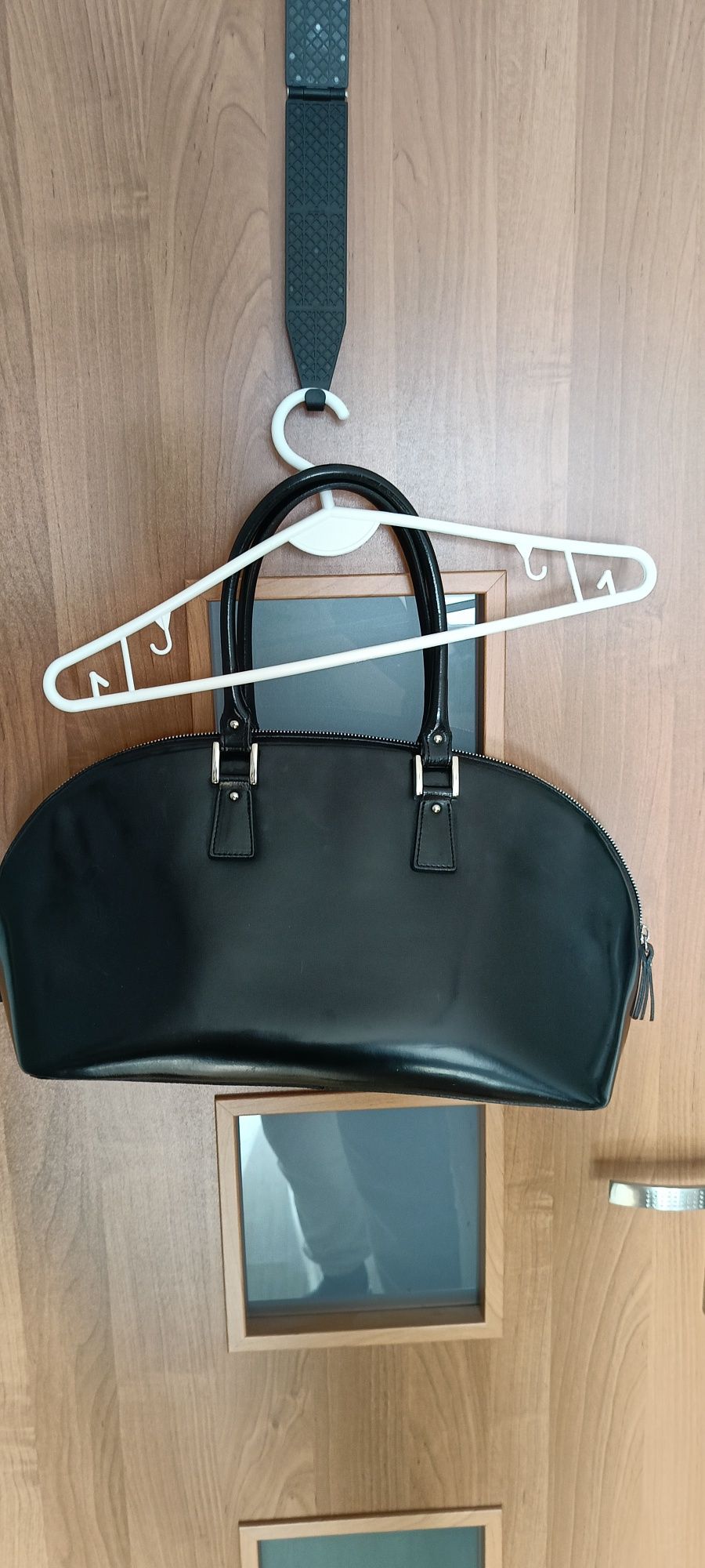 Czarna torebka Genuine Leather